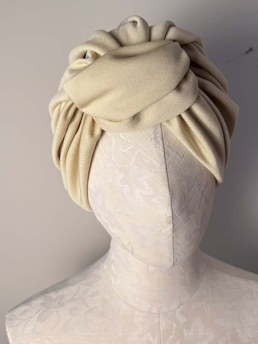 Vintage Liz Hughes Creations Taupe Knit Silk-like Turban
